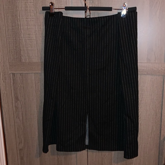 H&M pinstripe pencil skirt - Picture 3 of 3